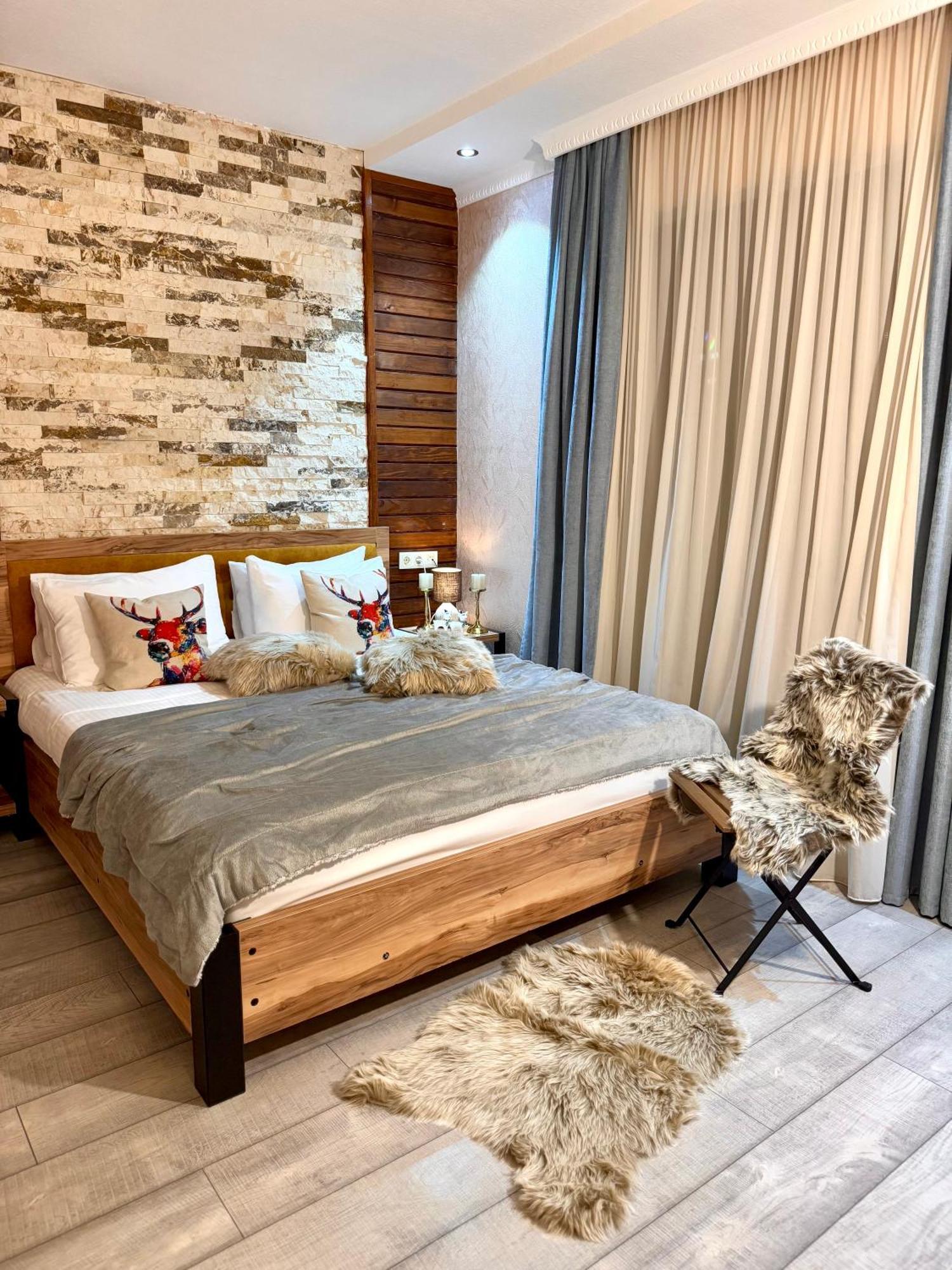 Hotel Gold Tower Местія Екстер'єр фото
