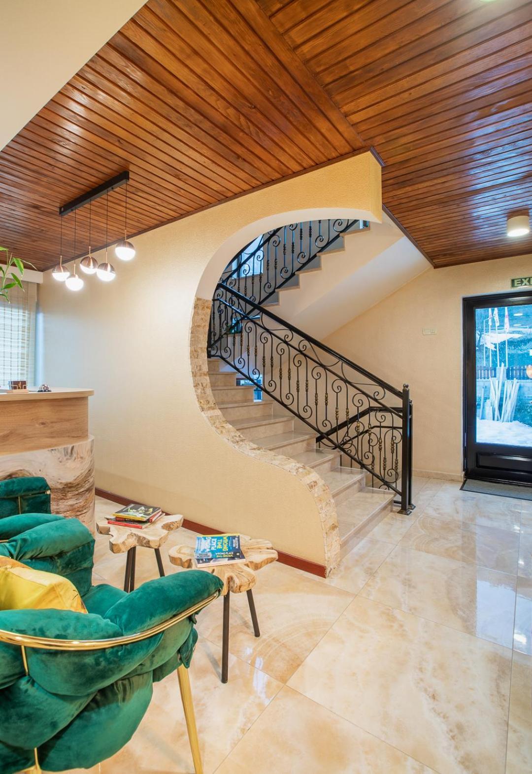 Hotel Gold Tower Местія Екстер'єр фото